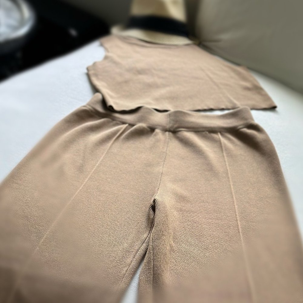 Like New! Rivir Knit Top & Pants Set - Size L